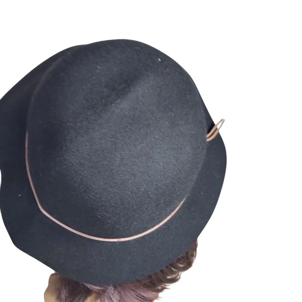 Vintage Saks Fifth Avenue Black 100% Wool Bucket Hat with brown leather accent